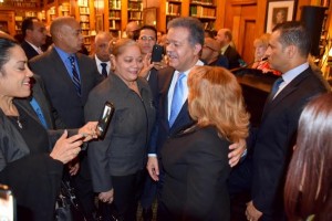 Leonel junto a seguidores en NY