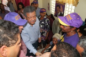 El ex presidente Leonel Fernández realizó varias visitas en Nagua.