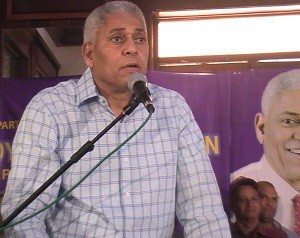 Nelson Guillen.