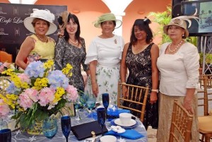 Olga de los Santos, Mayra Cancel, Lilian Almánzar, Rosa Yunes y Miriam Ortega.