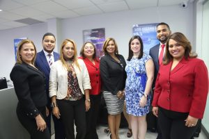 Los ejecutivos al servicio de los clientes de APAP República de Colombia.