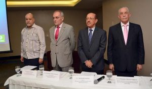 Escipión Oliveira, Director Ejecutivo Adjunto de Caribbean Export (izquierda); Alberto Navarro, Embajador, Jefe de la Delegación de la Unión Europea en Dominicana; Temístocles Montás, y Antonio Vargas Hernández, Embajador, Ordenador para los Fondos Europeos.