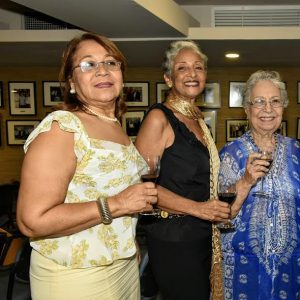 Estela Castillo, Josefina Uribe Barinas y Rosa Emilia Guzmán.