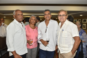 Tony Uribe, Zuleyca Valdez de Uribe, José J. Leger (Pepe) y Martín Sturla en la tertulia de sancristobalenses
