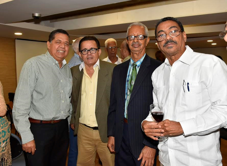 Saúl Pimentel, Víctor Hugo Hernández, Alberto Morel e Hipólito Bazil en el encuentro histórico de San Cristóbal