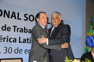Miguel Vargas Maldonado y Luis Ayala en la apertura de la reunión de la Internacional Socialista.