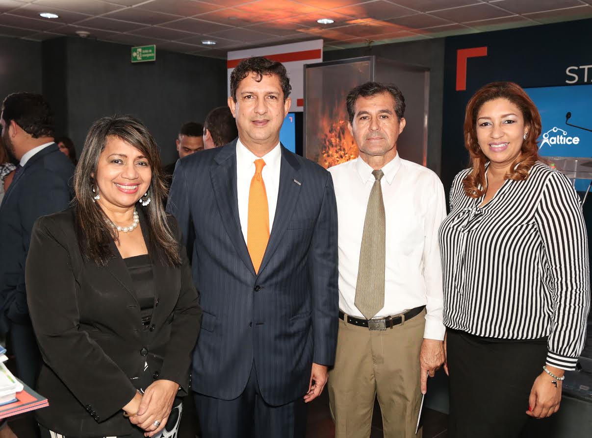 Mayra Holguin, Manuel Estrella, Roilan Castellanos y Rosanna Morillo.