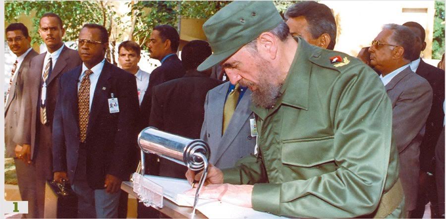 Fidel Castro saluda a Euclides Gutiérrez