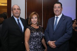Johnny Bernald, Mariela De Bernald y Juan Manuel Martín De Oliva.