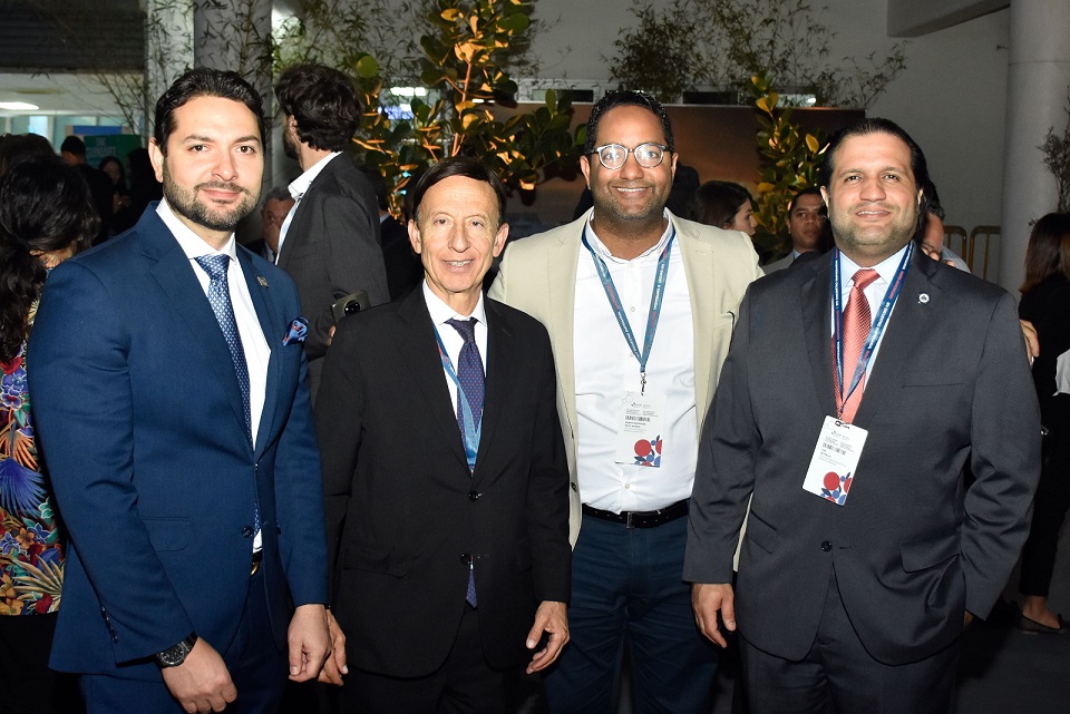 Alan Hatkoff, Antonio España, Benny Metz y Luis Estrella